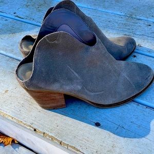 Chinese laundry slip in bootie